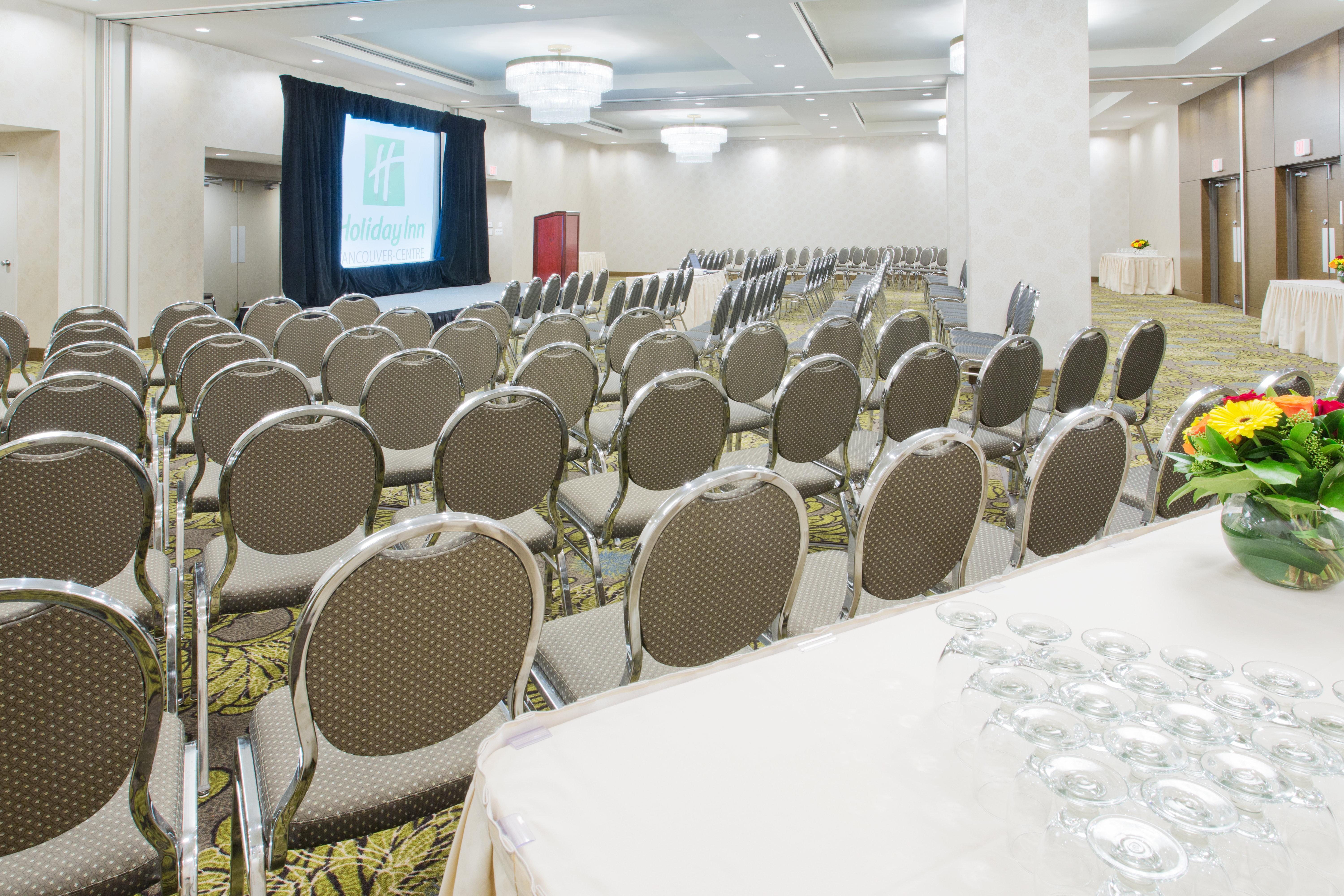 Holiday Inn Vancouver-Centre Broadway By Ihg Экстерьер фото
