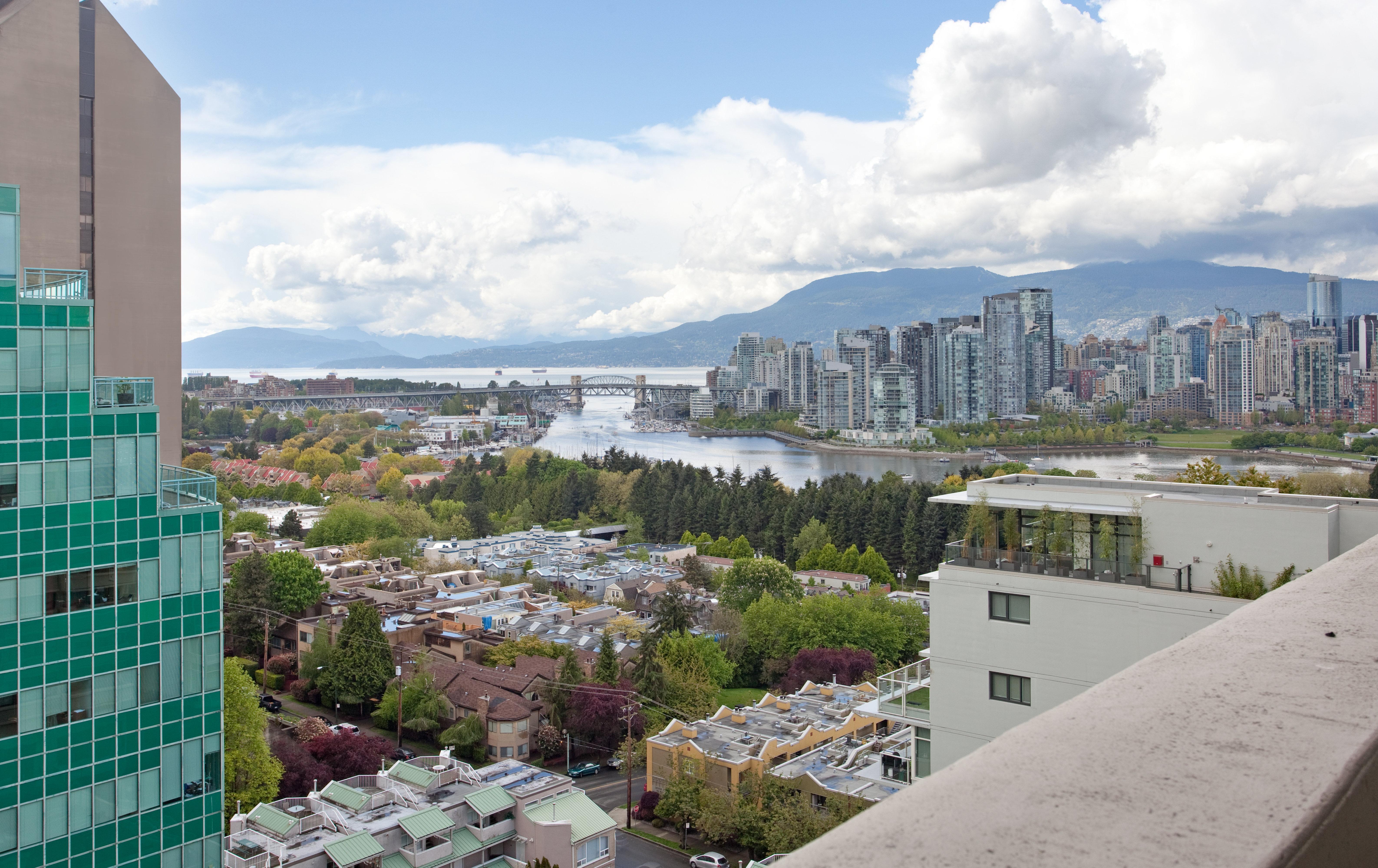 Holiday Inn Vancouver-Centre Broadway By Ihg Экстерьер фото