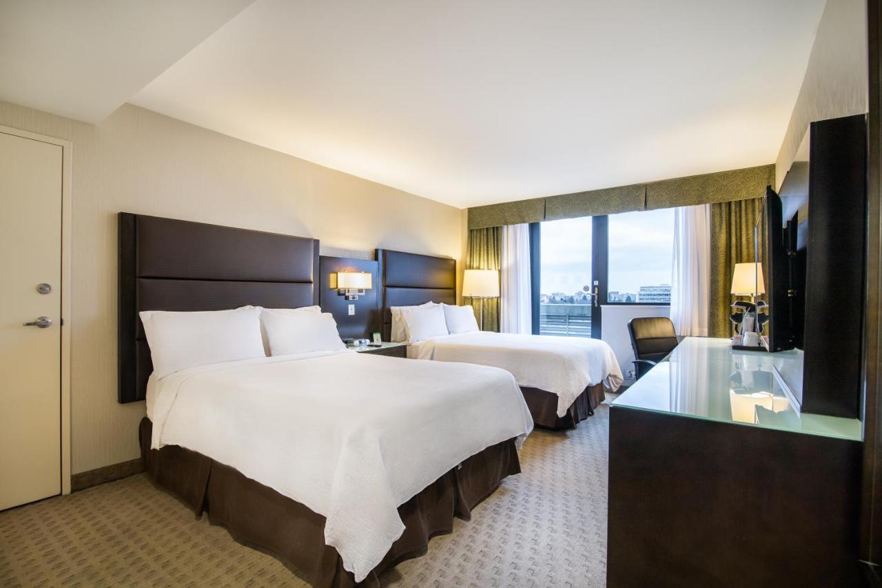 Holiday Inn Vancouver-Centre Broadway By Ihg Экстерьер фото