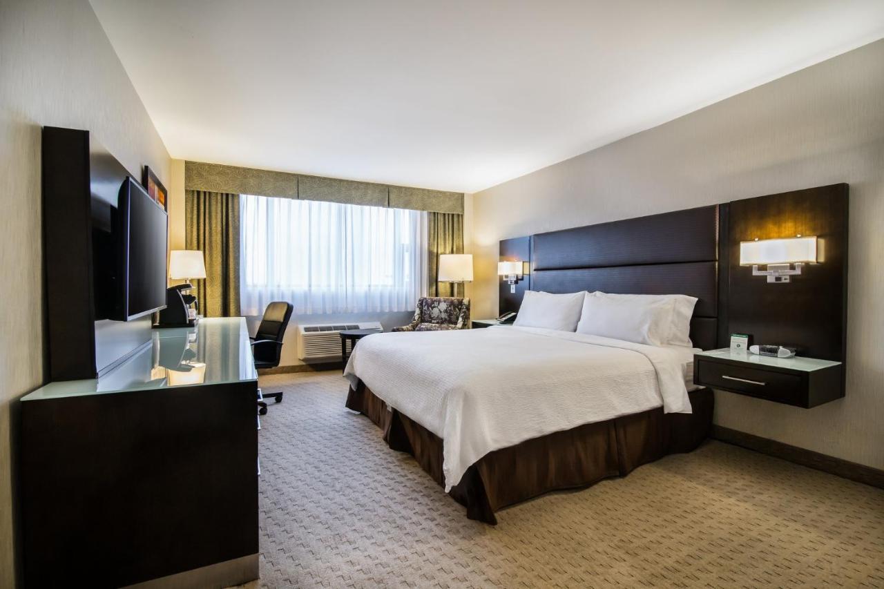 Holiday Inn Vancouver-Centre Broadway By Ihg Экстерьер фото