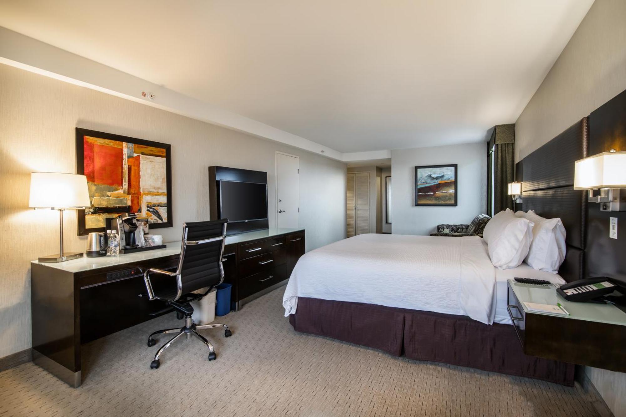 Holiday Inn Vancouver-Centre Broadway By Ihg Экстерьер фото