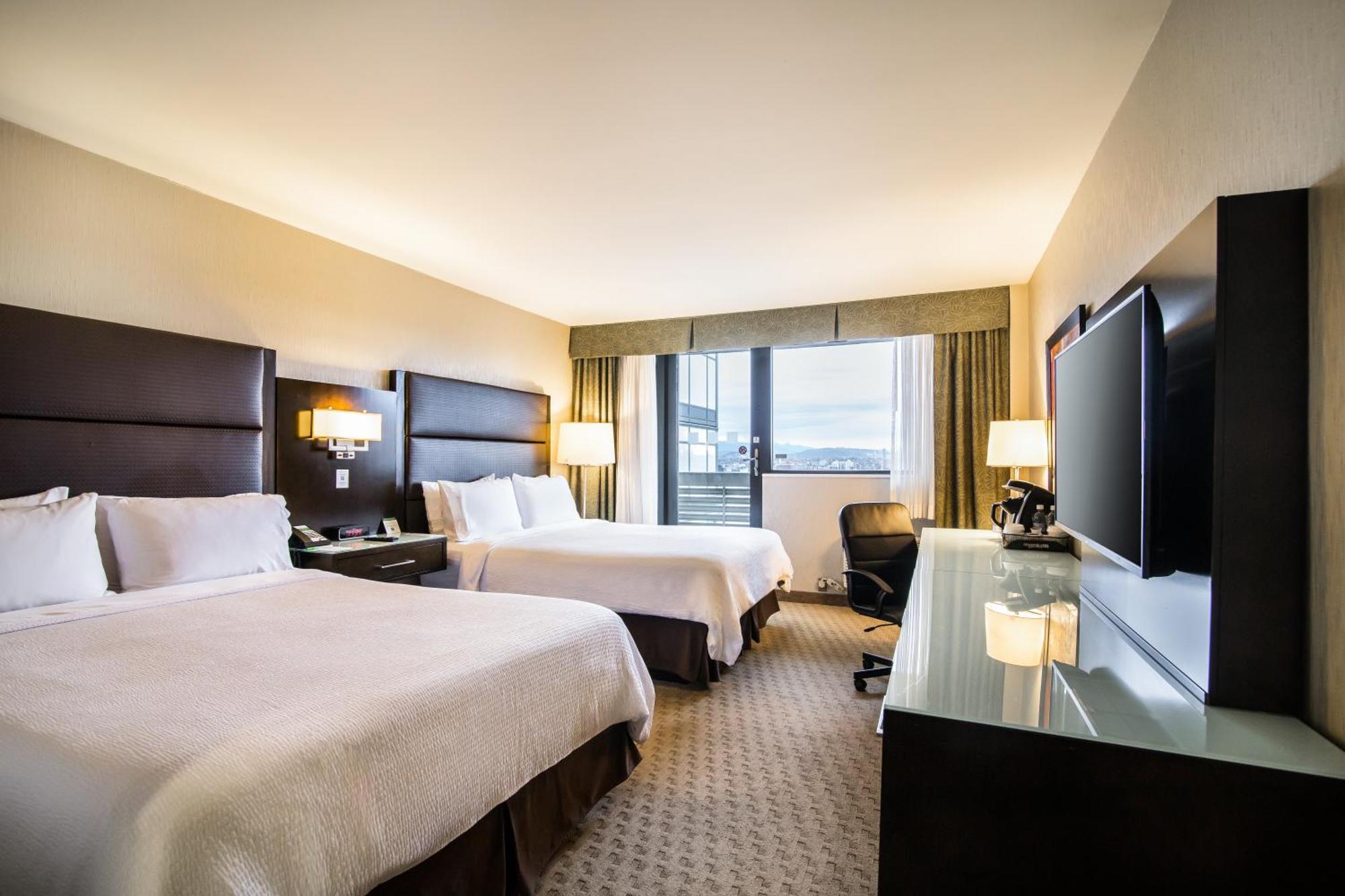 Holiday Inn Vancouver-Centre Broadway By Ihg Экстерьер фото