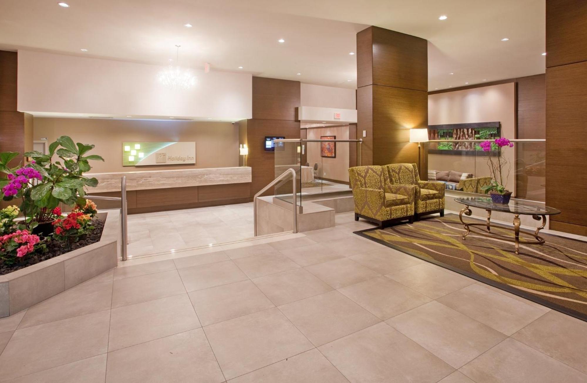 Holiday Inn Vancouver-Centre Broadway By Ihg Экстерьер фото
