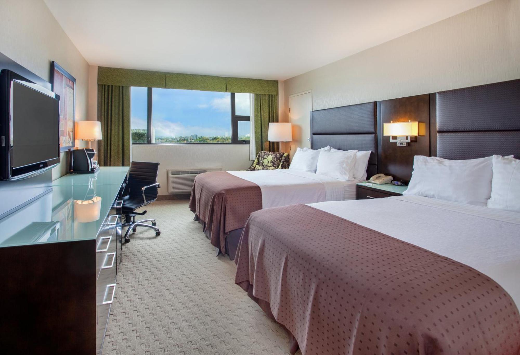 Holiday Inn Vancouver-Centre Broadway By Ihg Экстерьер фото