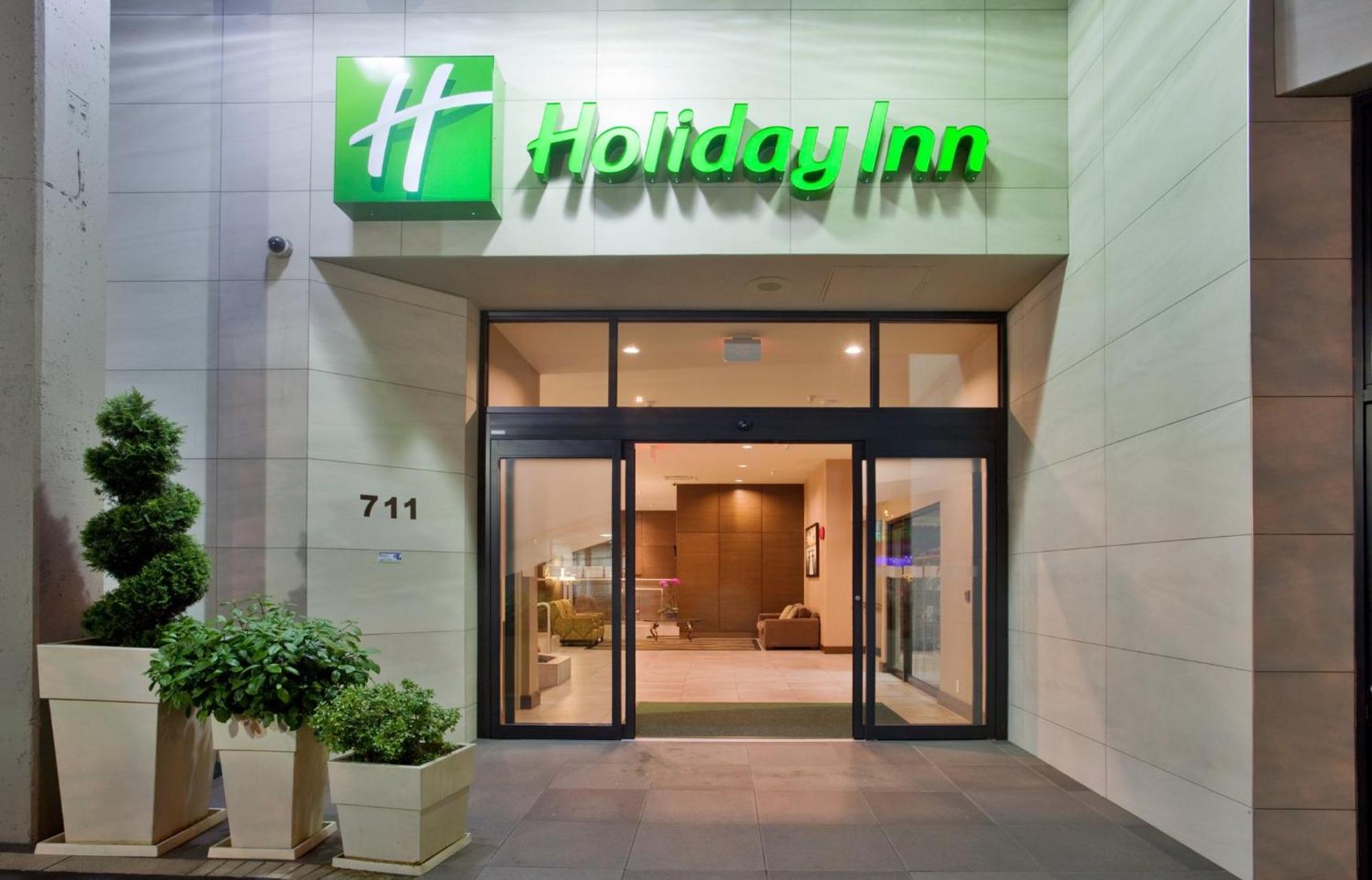 Holiday Inn Vancouver-Centre Broadway By Ihg Экстерьер фото