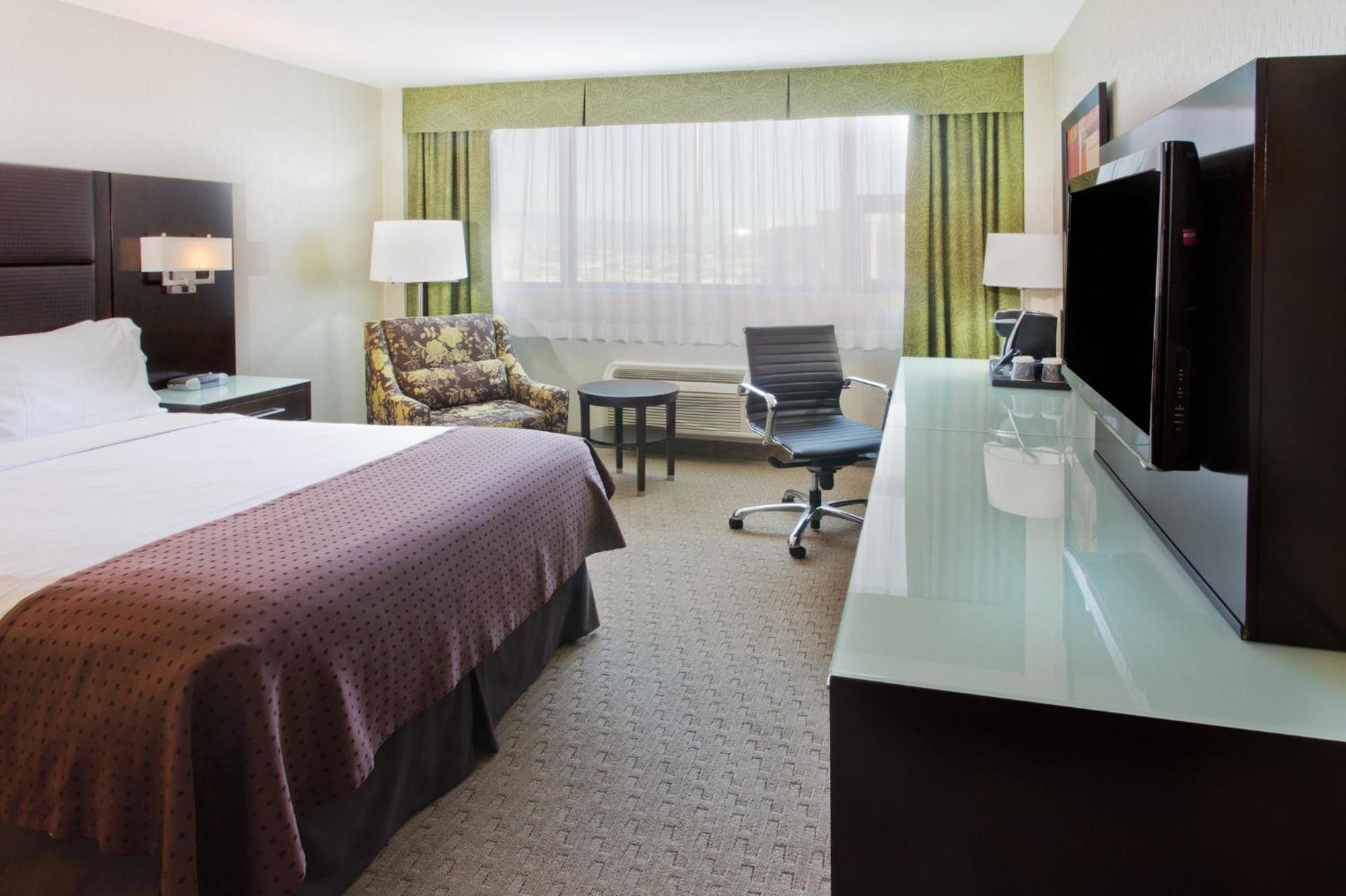 Holiday Inn Vancouver-Centre Broadway By Ihg Экстерьер фото
